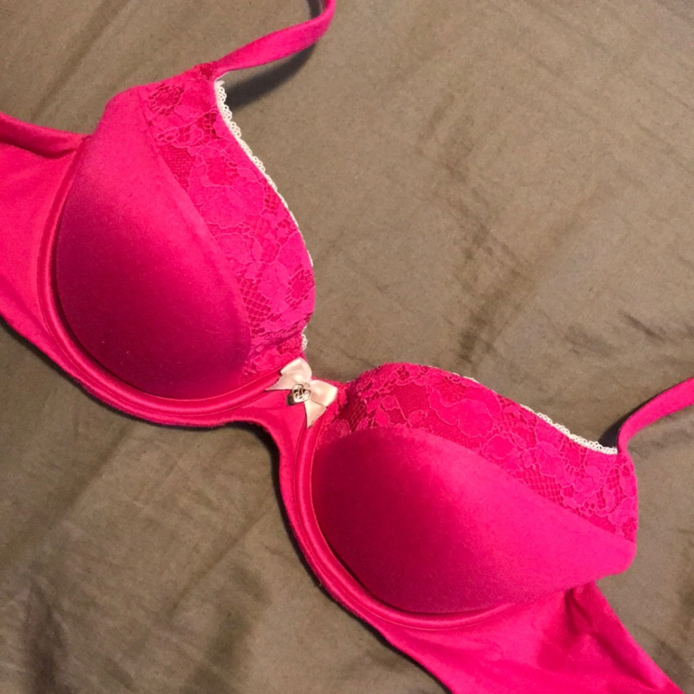 New! Victoria secret bra size 34C